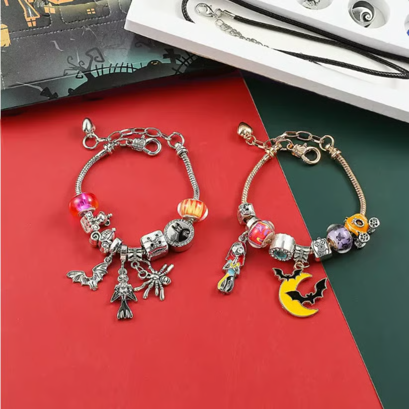 šHalloween Treasures Charm Braceletš (Limited Edition.)